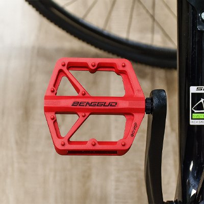 Pédale vélo rouge